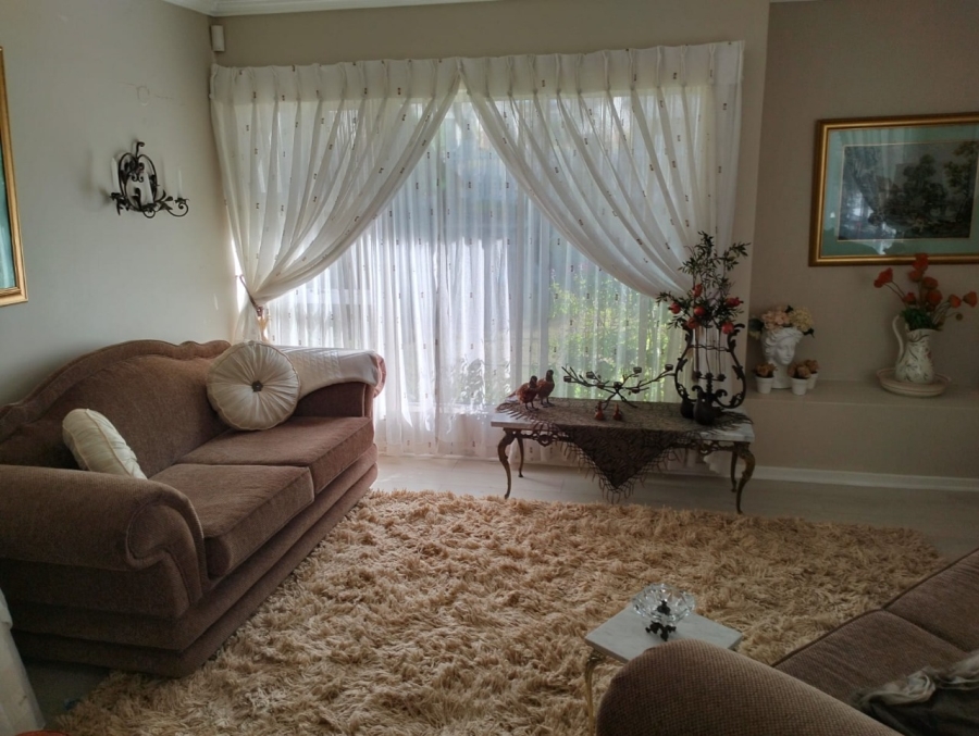 4 Bedroom Property for Sale in Hartenbos Central Western Cape
